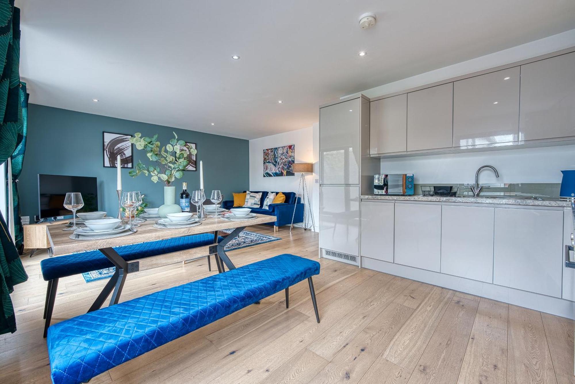 Appartamento Summer Special Offer!! Cosy, Spacious, Stylish & Modern 2 Bedrooms Apartment, Prime Location! Sleeps 6, Ocean Village - By Blue Puffin