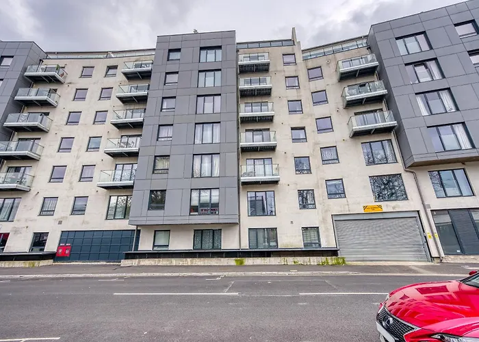 Summer Special Offer!! Cosy, Spacious, Stylish & Modern 2 Bedrooms City Apartment, Prime Location! Sleeps 6, Southampton Ocean Village - By Blue Puffin Stays